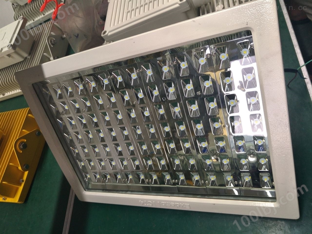 固定式LED防爆灯150W 加油站防爆棚顶灯
